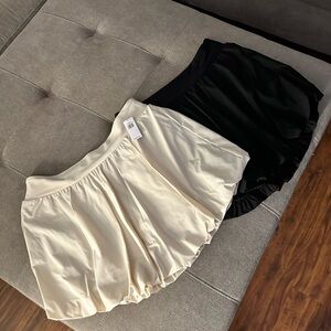 Old Navy Women's Black and Cream Skorts bubble hem